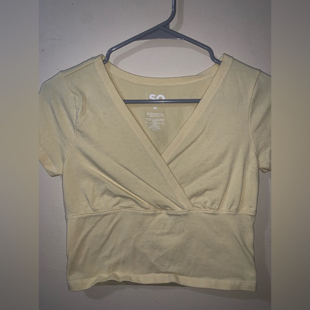 SO Cream Wrap-Front Cropped Tee | Size M